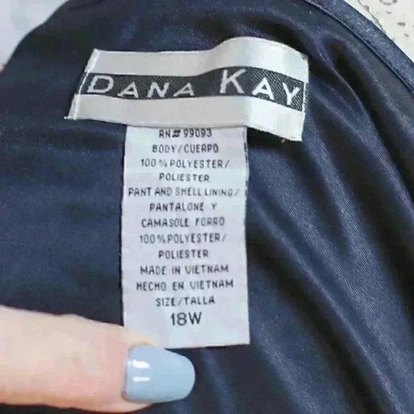 Women's Dana Kay Size 18W navy blue pinwheel/sparkle design camisole - Picture 9 of 11